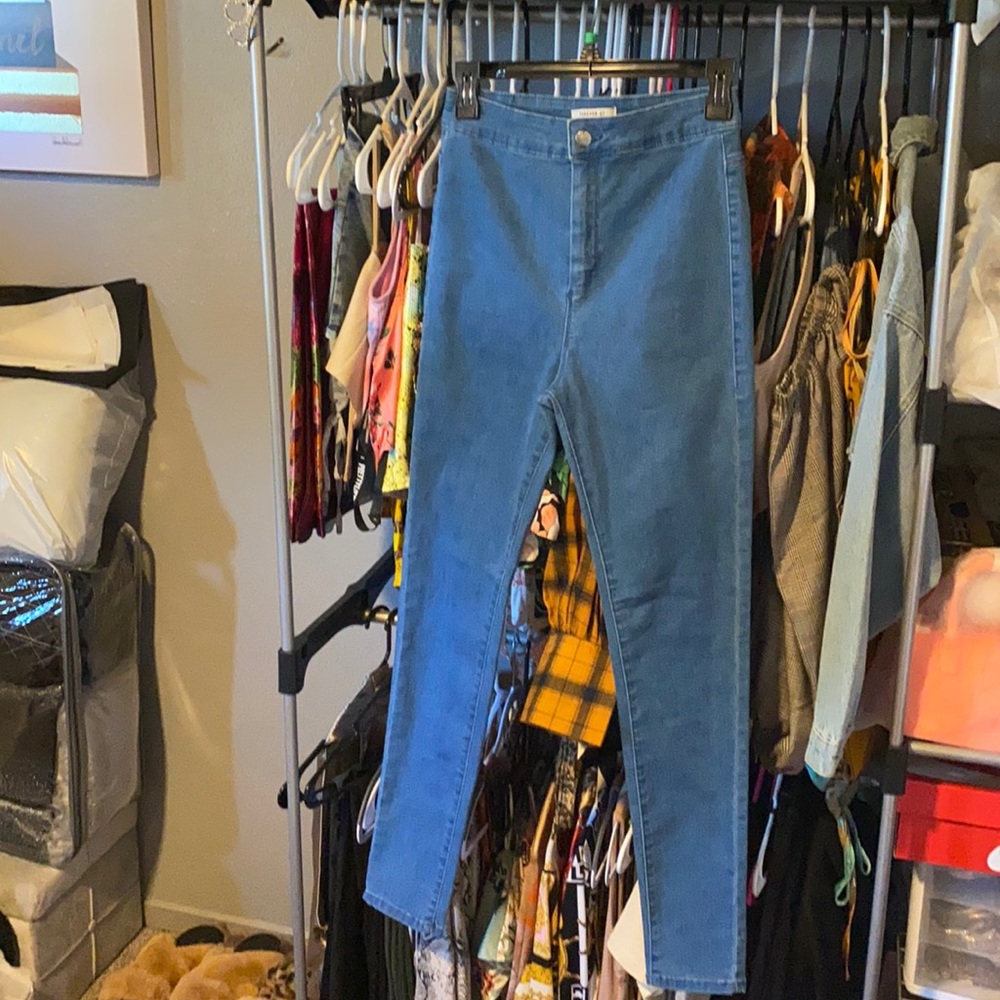Super cute forever 21 super skinny / skinny jeans
